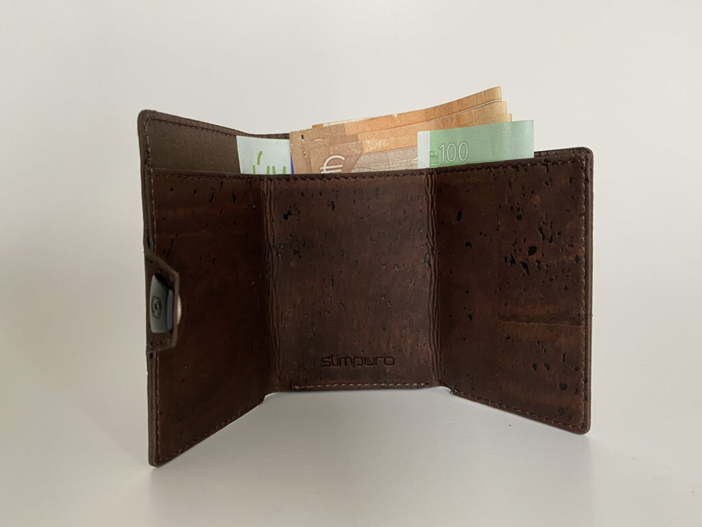 Secured card deposit when closing an account - SecuredCardHQ guide illustration